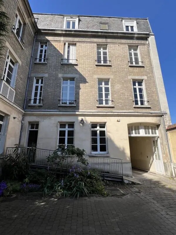 Bureau dans Reims à louer Photo de l’immeuble– Image 1 sur 10