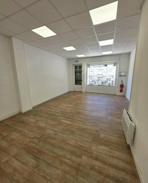 Local commercial dans Nice à vendre - Photo intérieure – Image 2 sur 4