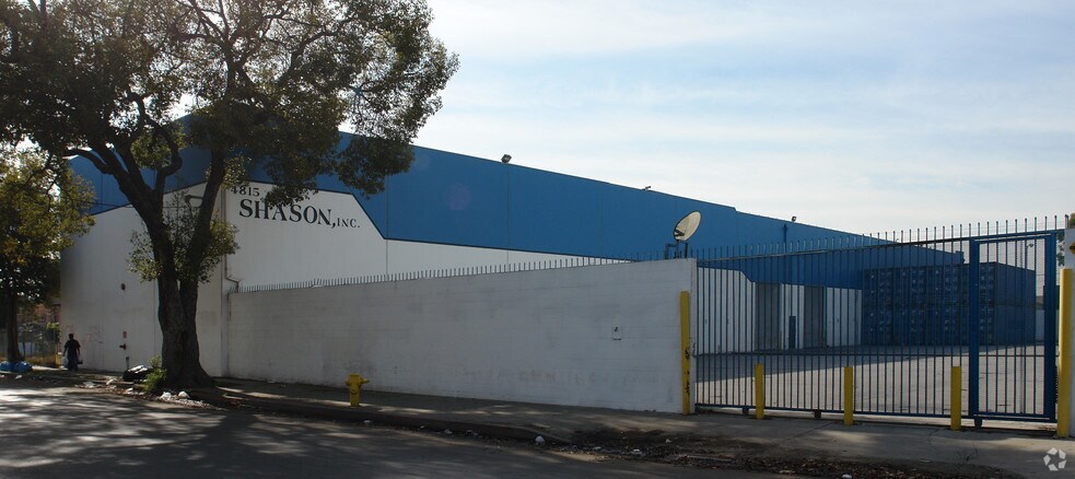 4815 Staunton Ave, Los Angeles, CA à vendre - Photo de l’immeuble – Image 2 sur 6