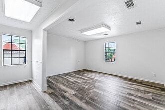 310 N Glynn St, Fayetteville, GA à louer Photo intérieure– Image 2 sur 11