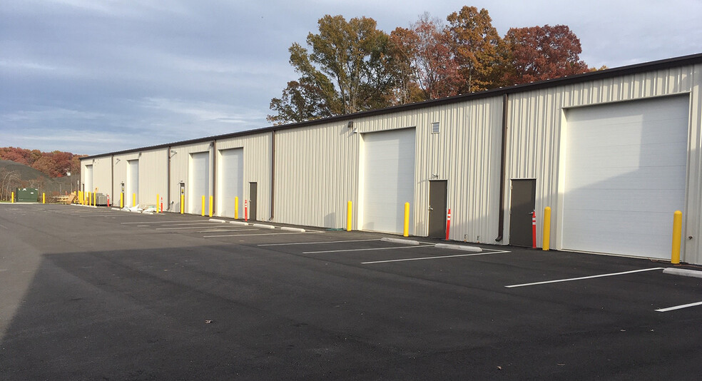 2305 Commerce Center Dr, Rockville, VA à louer - Photo de l’immeuble – Image 2 sur 6