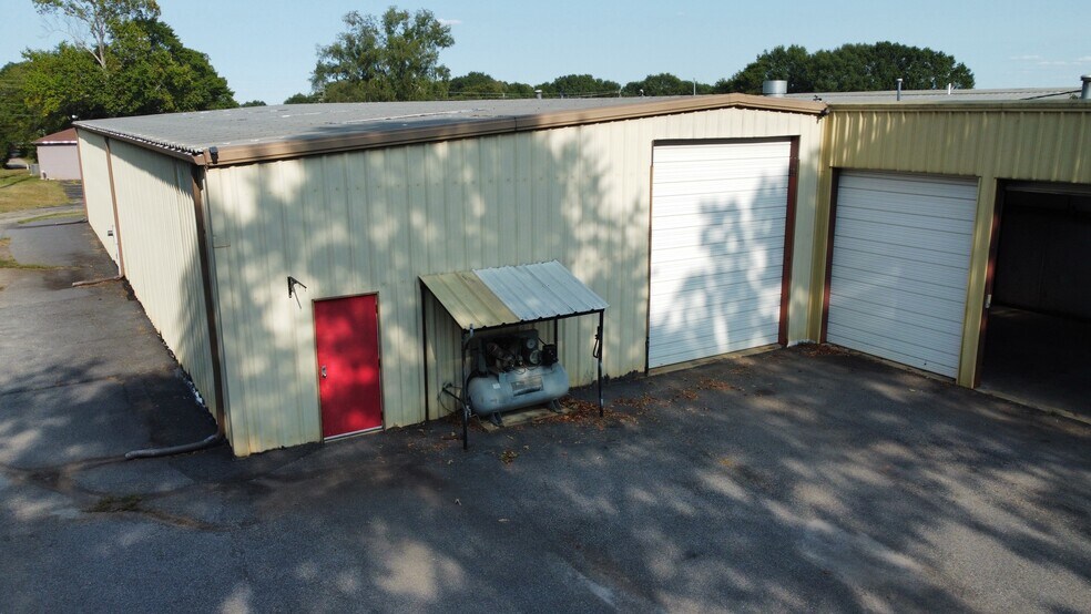 2260 Powdersville Rd, Easley, SC à louer - Photo de l’immeuble – Image 2 sur 5