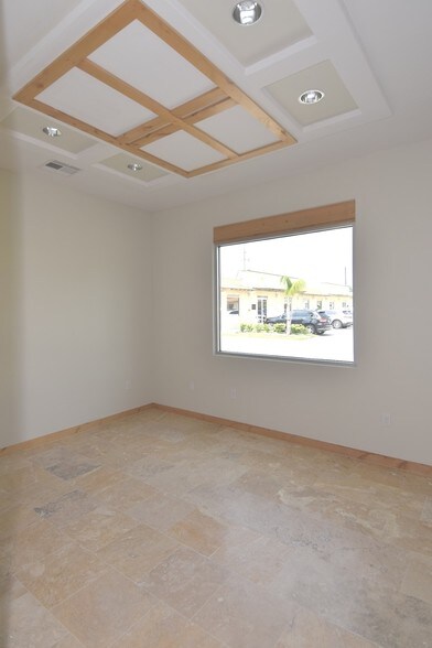 25329 Budde Rd, The Woodlands, TX à vendre - Photo de l’immeuble – Image 3 sur 13