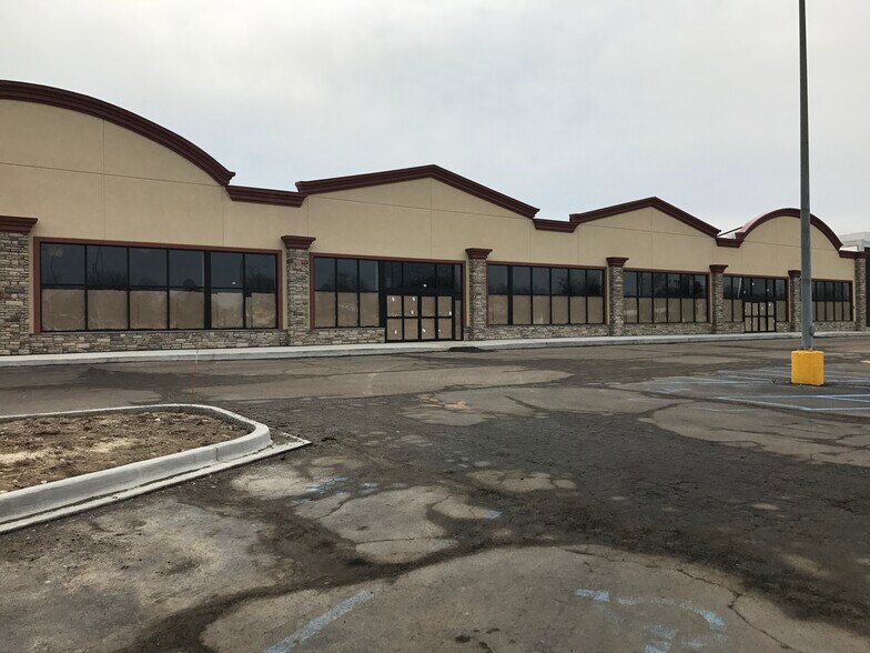 27313-27419 Telegraph Rd, Flat Rock, MI à louer - Photo de l’immeuble – Image 2 sur 10