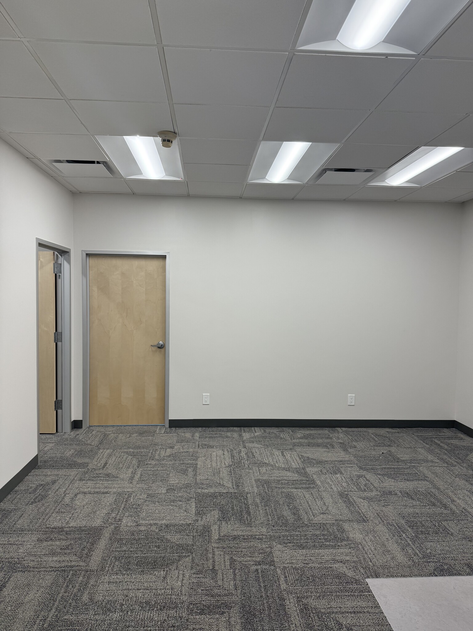 601 S Milliken Ave, Ontario, CA à louer Photo intérieure– Image 1 sur 8