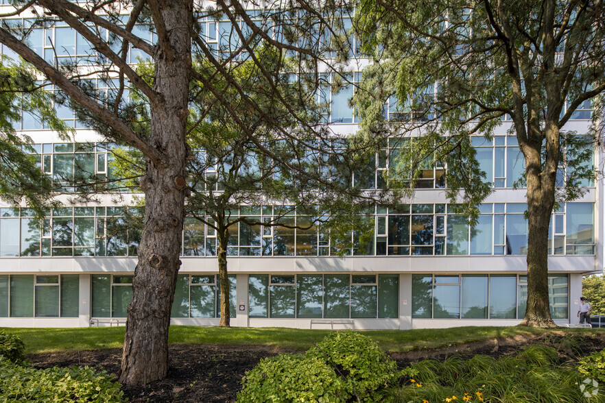 180 Duncan Mill Rd, Toronto, ON à louer - Photo de l’immeuble – Image 2 sur 5