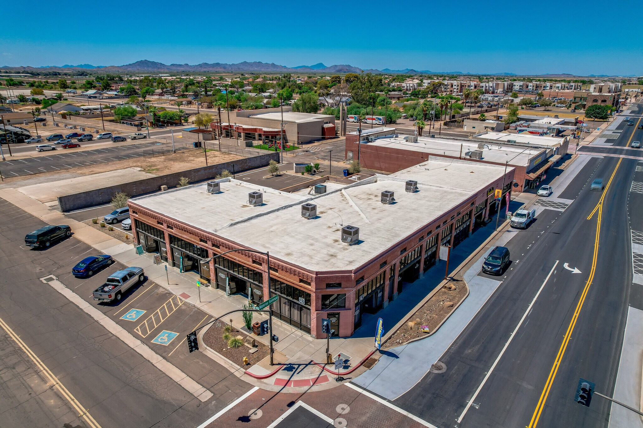 343 E Monroe Ave, Buckeye, AZ à louer Photo de l’immeuble– Image 1 sur 7