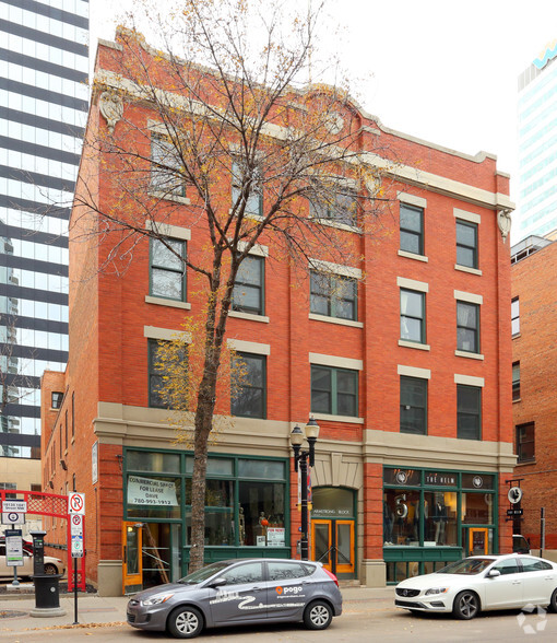 10125 104th St NW, Edmonton, AB à louer - Photo de l’immeuble – Image 2 sur 2