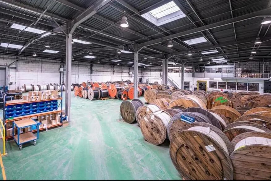 Local d’activités dans Palaiseau à louer - Photo intérieure – Image 2 sur 10