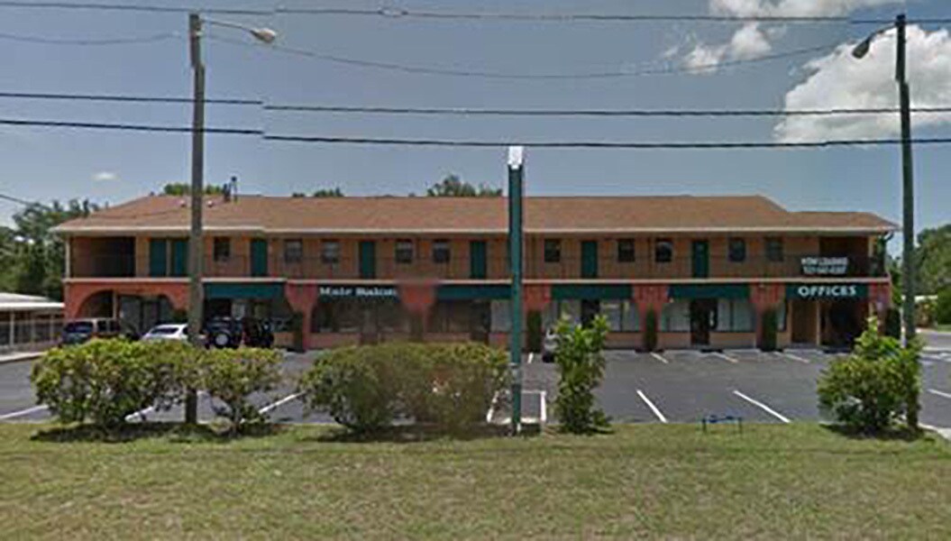 6880 46th Ave N, Saint Petersburg, FL à louer Photo de l’immeuble– Image 1 sur 3