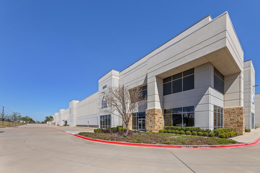 2800 Valley View Ln, Irving, TX à louer - Photo de l’immeuble – Image 2 sur 5