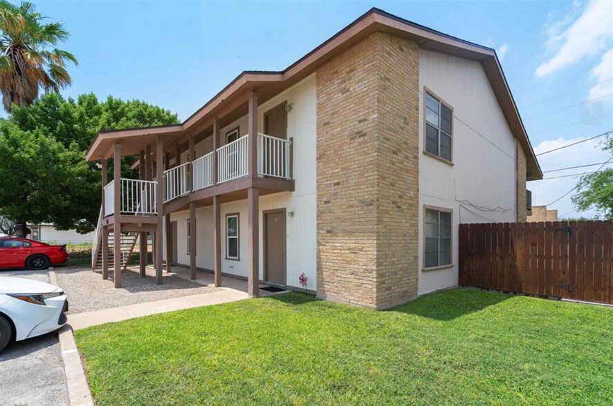 209 Fletcher Dr, Del Rio, TX à vendre - Photo de l’immeuble – Image 2 sur 6