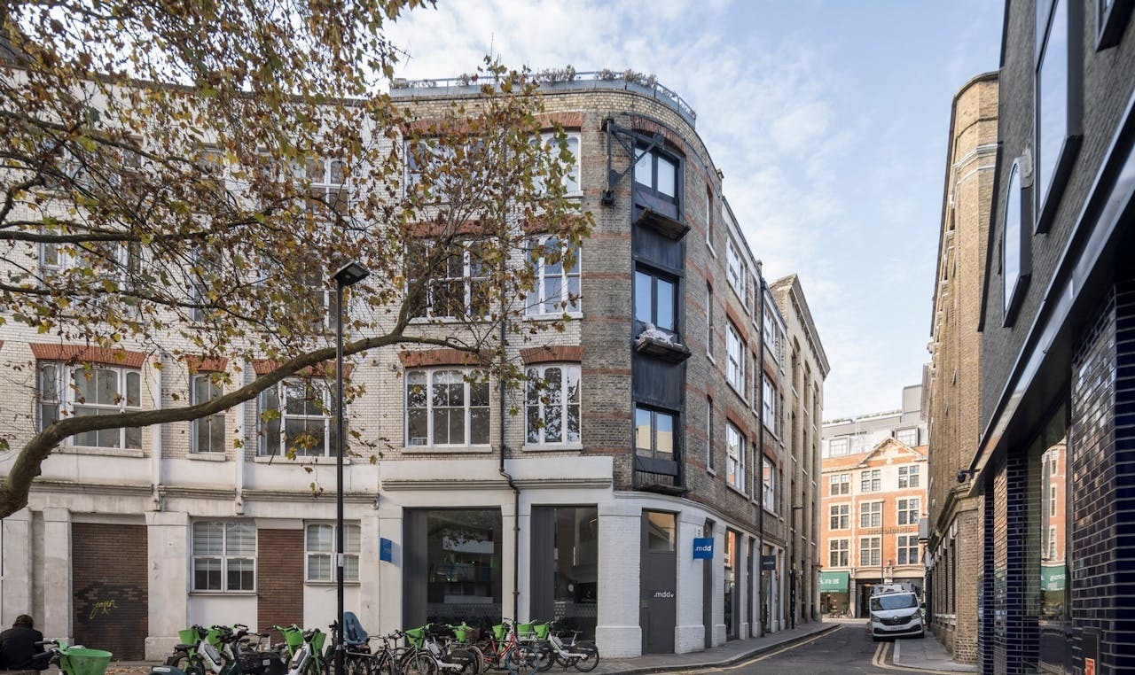 5 Crescent Row, Londres à louer Photo principale– Image 1 sur 2