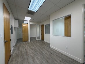 21671 Gateway Center Dr, Diamond Bar, CA à louer Photo intérieure– Image 1 sur 13