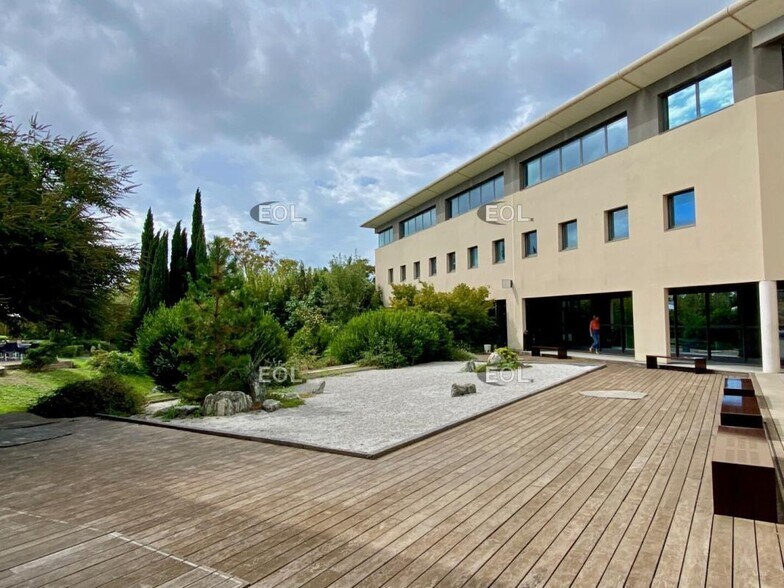 Bureau dans Marseille à vendre - Photo de l’immeuble – Image 2 sur 7