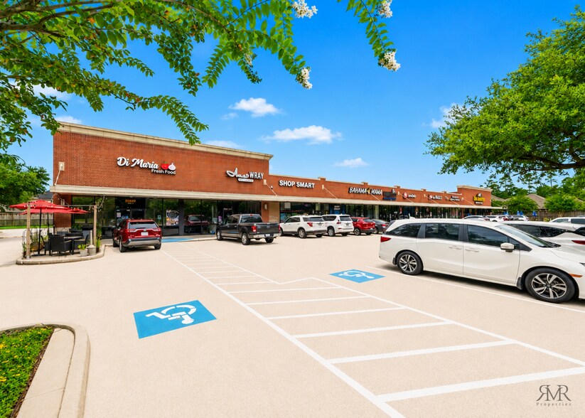 20669 W Lake Houston Pky, Kingwood, TX à louer - Photo de l’immeuble – Image 2 sur 7