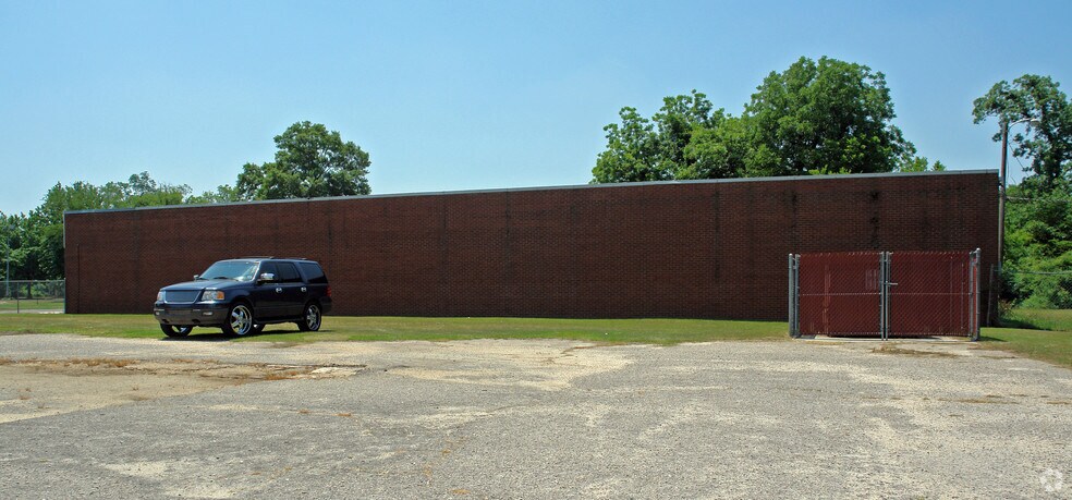 307 S Center St, Goldsboro, NC à louer - Photo de l’immeuble – Image 2 sur 2