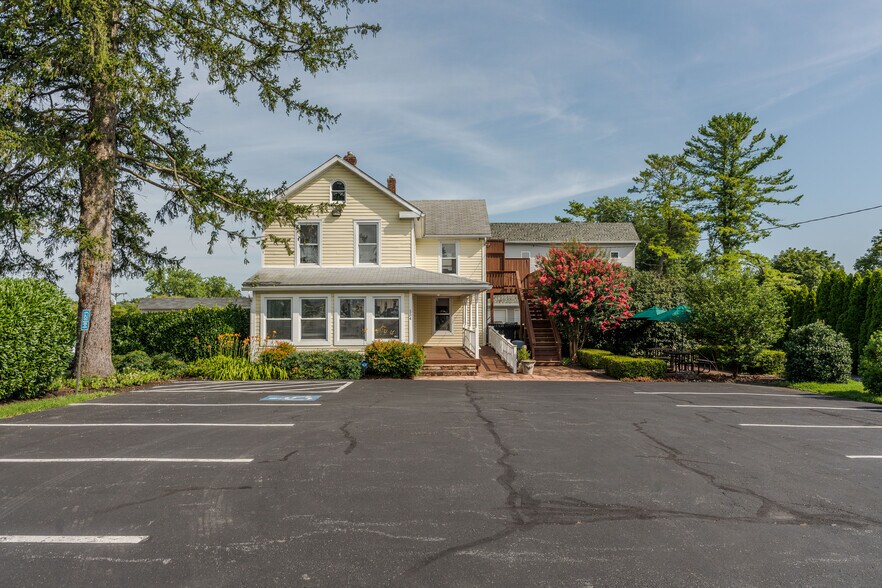 134 Cockeysville Rd, Cockeysville, MD à louer - Photo de l’immeuble – Image 1 sur 26
