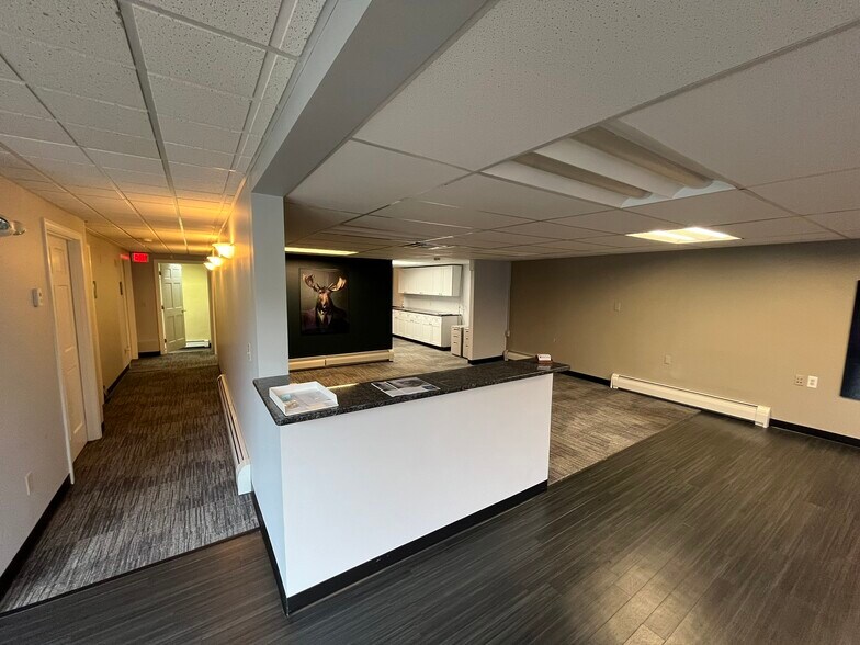 1087 Forest Ave, Portland, ME à louer - Photo de l’immeuble – Image 3 sur 7