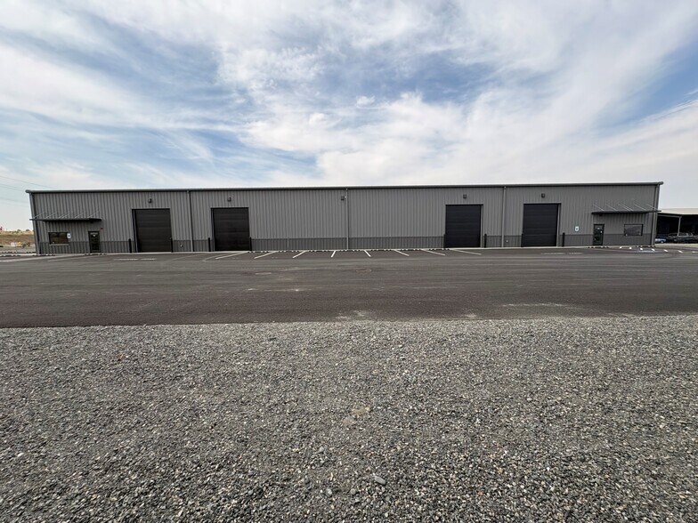 2574 Henderson Loop, Richland, WA à louer - Photo de l’immeuble – Image 2 sur 5
