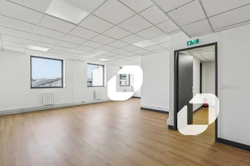 51-55 Rue Hoche, Ivry-sur-Seine à louer - Photo de l’immeuble – Image 3 sur 15