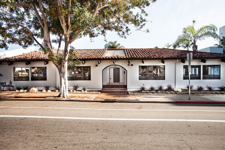 300 E Santa Clara St, Ventura, CA à louer - Photo principale – Image 1 sur 33