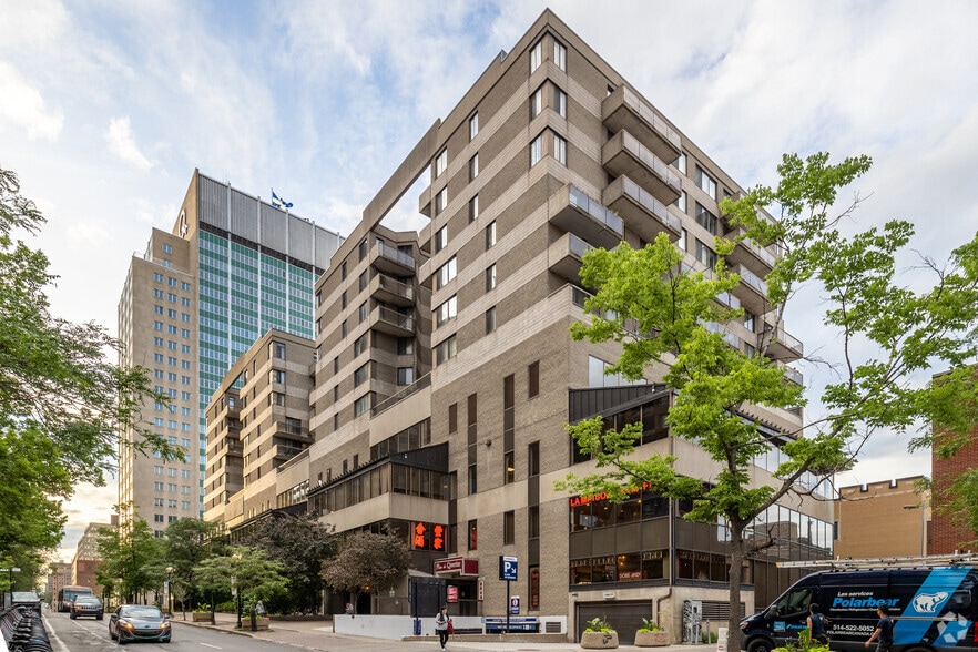 1111 Rue Saint-Urbain, Montréal, QC à vendre - Photo principale – Image 1 sur 3