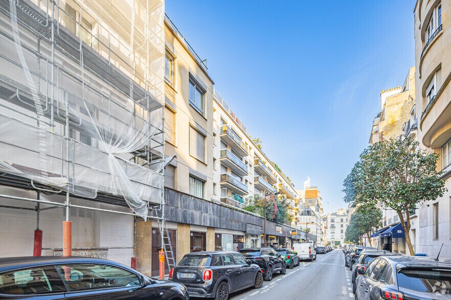 Bureau dans Neuilly-sur-Seine à louer - Photo principale – Image 1 sur 5