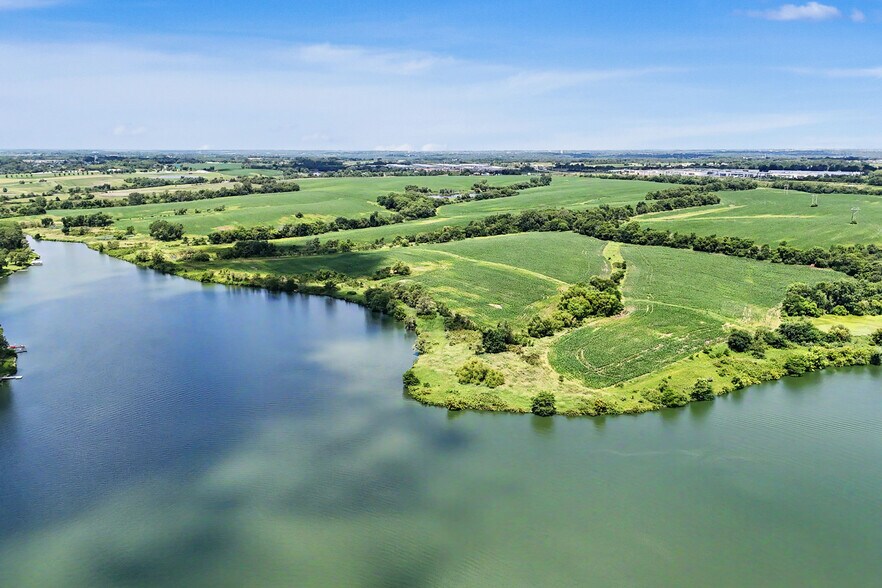 North Shore, Norwalk, IA à vendre - Aérien – Image 1 sur 9
