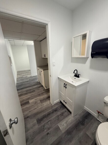 6970 Wallis Rd, West Palm Beach, FL à louer - Photo de l’immeuble – Image 3 sur 16
