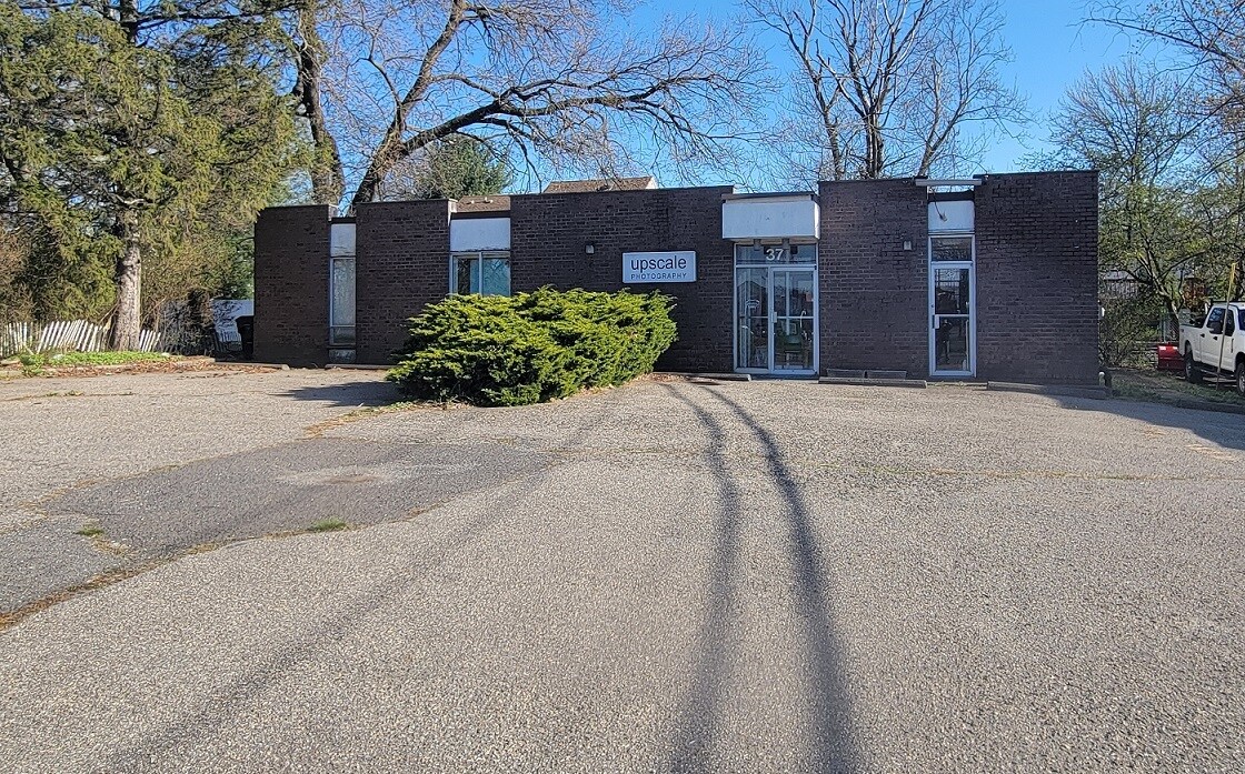 37 W Prospect St, East Brunswick, NJ à vendre Photo de l’immeuble– Image 1 sur 6