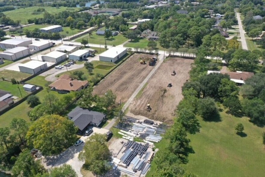 2323 Anders Ln, Kemah, TX à louer - Photo de l’immeuble – Image 2 sur 3