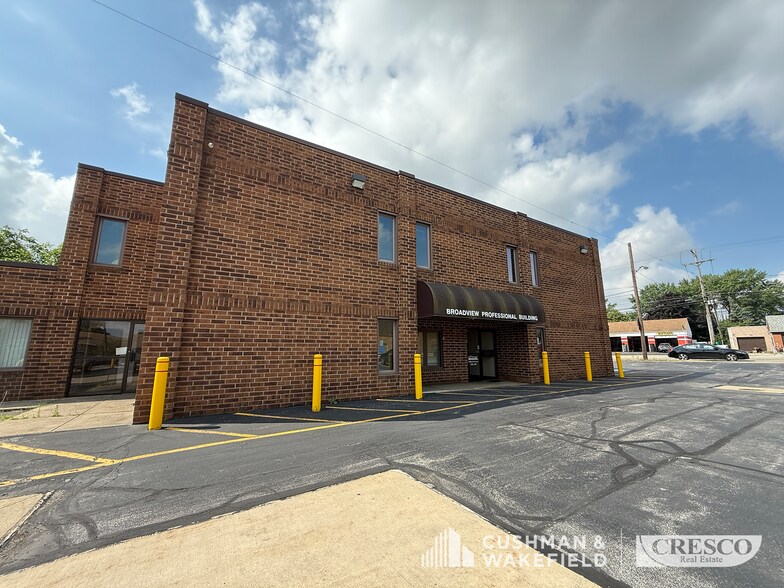 5455 Broadview Rd, Parma, OH à louer - Photo de l’immeuble – Image 3 sur 7