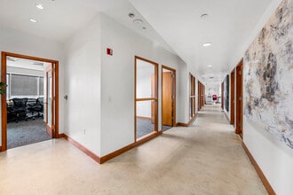 8447 Wilshire Blvd, Beverly Hills, CA à louer Photo intérieure– Image 2 sur 12