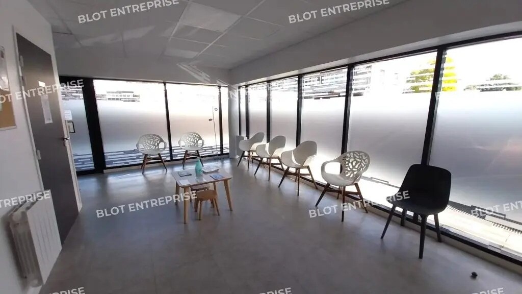 Bureau dans Saint-Malo à louer Photo de l’immeuble– Image 1 sur 8