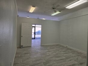 5486 S Suncoast Blvd, Homosassa, FL à louer Photo de l’immeuble– Image 2 sur 4