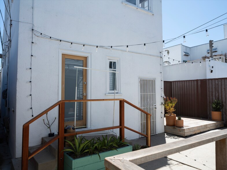 1413 Abbot Kinney Blvd, Venice, CA à louer - Photo de l’immeuble – Image 2 sur 3