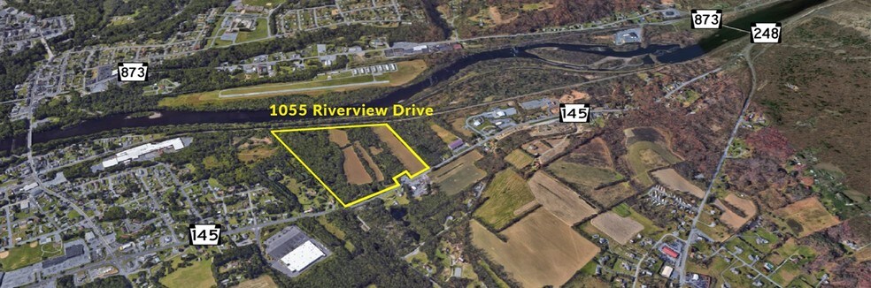 1055 Riverview Dr, Walnutport, PA à vendre - Photo de l’immeuble – Image 2 sur 2