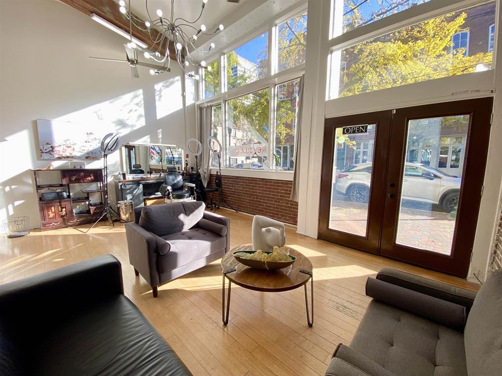 107 S Front St, Memphis, TN 38103 - Lot 31 -  - Photo intérieure - Image 1 of 12