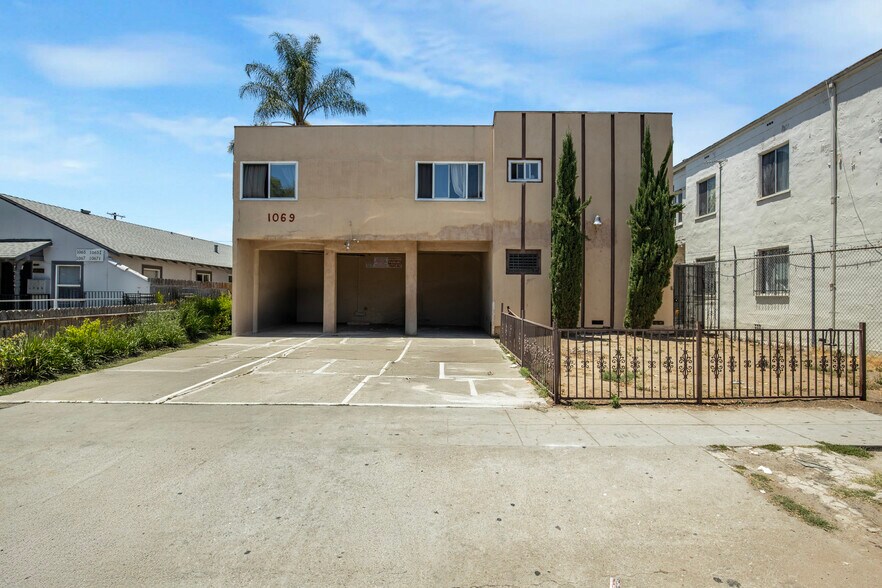 1069 N Oxford Ave, Los Angeles, CA à vendre - Photo de l’immeuble – Image 3 sur 22