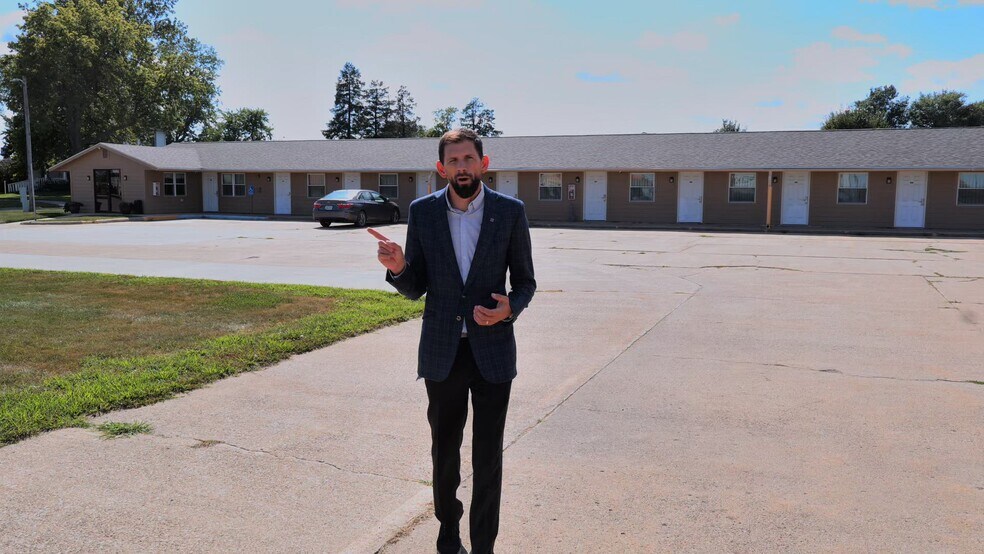 203 SW 7th St, Stuart, IA à vendre - Vidéo sur l’annonce professionnelle – Image 2 sur 39