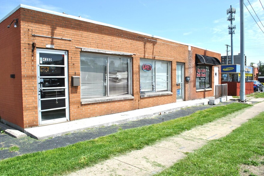 4228-4232 N Main St, Dayton, OH à vendre - Photo de l’immeuble – Image 2 sur 6