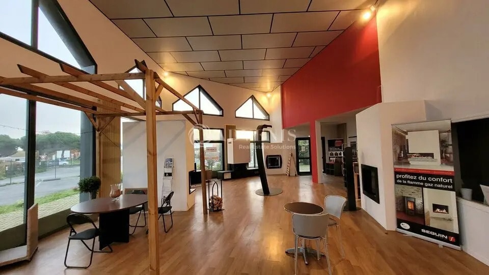 Local d’activités dans Bouguenais à louer - Photo de l’immeuble – Image 3 sur 6