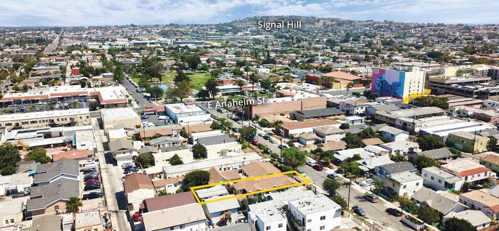 1107 Mahanna Ave, Long Beach, CA à vendre - Photo de l’immeuble – Image 2 sur 15