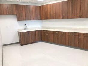 21515 Hawthorne Blvd, Torrance, CA à louer Photo intérieure– Image 2 sur 6