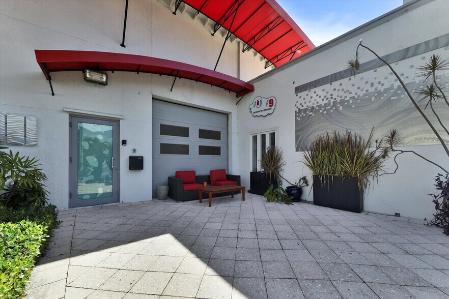 255 NE 6th Ave, Delray Beach, FL à louer - Photo de l’immeuble – Image 3 sur 17