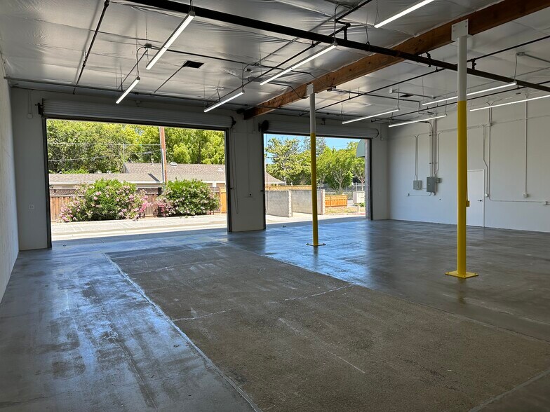 151 E Evelyn Ave, Mountain View, CA à louer - Photo intérieure – Image 3 sur 6