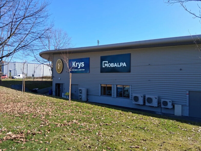 2 Rue Jean Monnet, Lons à louer - Photo de l’immeuble – Image 2 sur 4