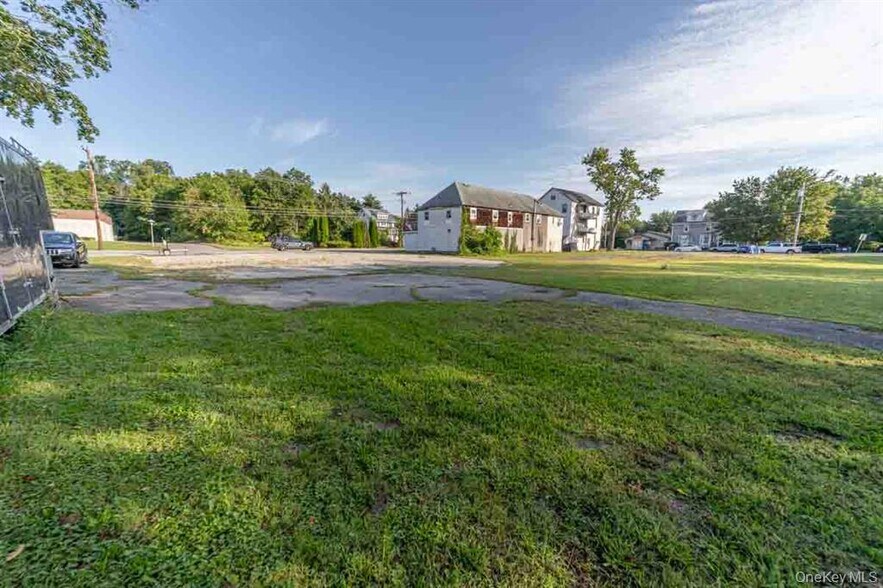 212 Homestead Ave, Maybrook, NY à vendre - Photo de l’immeuble – Image 3 sur 16