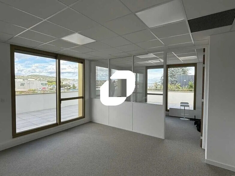 Bureau dans Dardilly à louer - Photo de l’immeuble – Image 1 sur 13